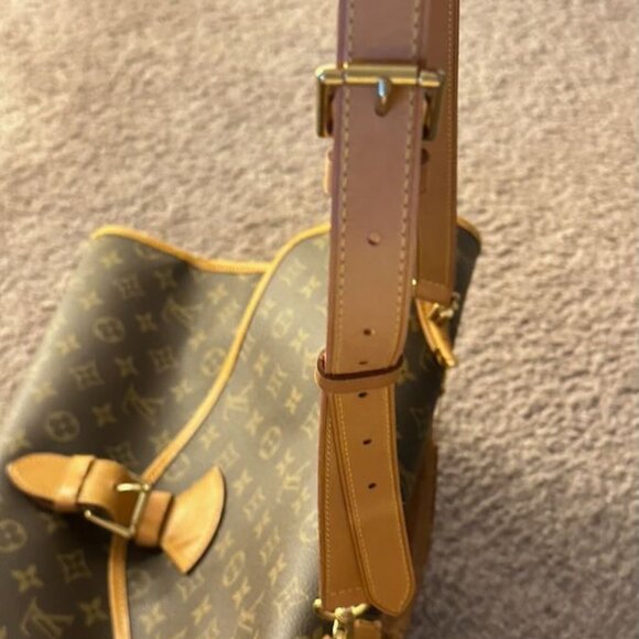 Louis Vuitton Beverly Vintage Bag with Shoulder Strap - Picture 13 of 14
